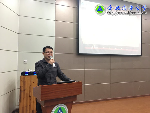 初中部举行新学期主题板报评比颁奖仪式