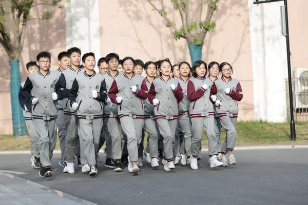 2019校园科技文化艺术节系列报道之二——阳光校园 跑出精彩