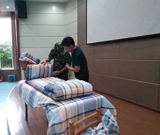 高一年级新生入学教育系列（二）——内务整理培训