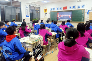 合肥润安公学开展“世界艾滋病日”宣传教育活动