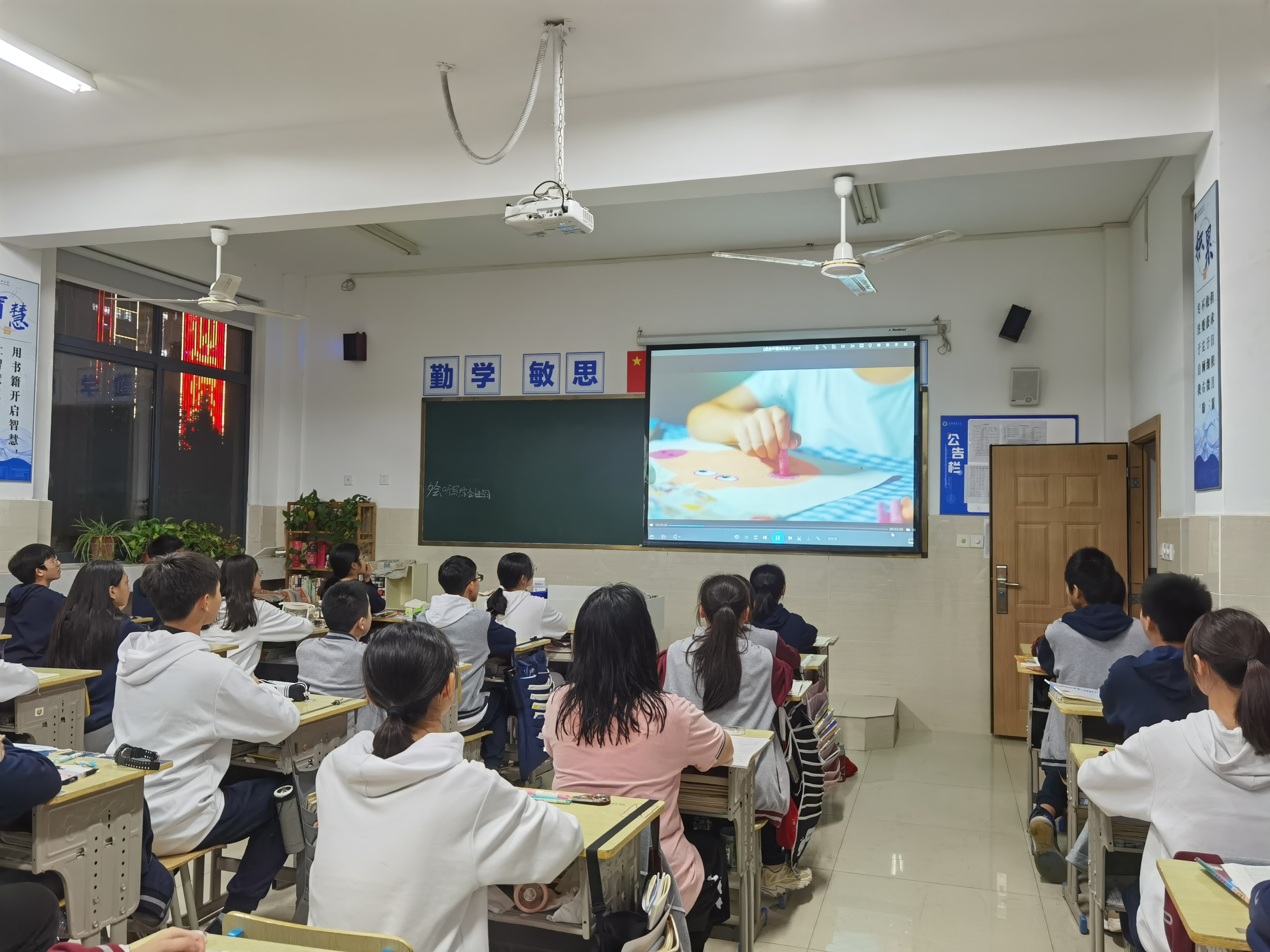 青春之心灵，青春之少年——合肥润安公学中学部10.10世界精神卫生日宣传活动