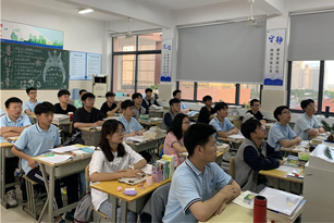 润安公学师生同上一堂“党史”大课