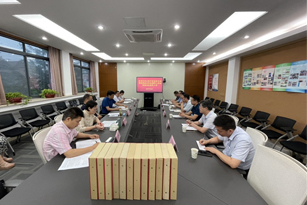 合肥市新课程新教材调研组来我校调研