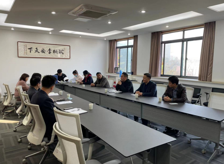 以查促改强落实   严勤细实促成长