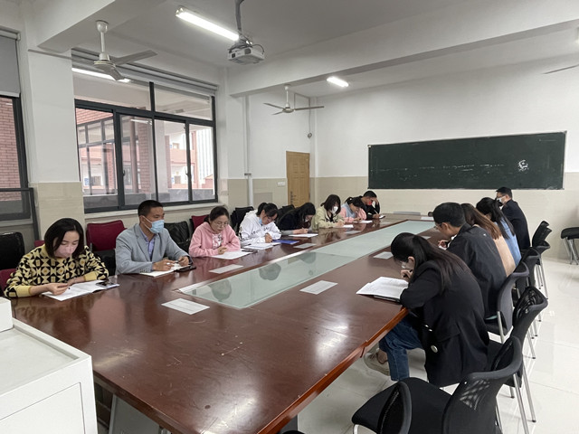 望闻问切，为每个孩子人生道路保驾护航——记初中部七年级期中学情检测分析会