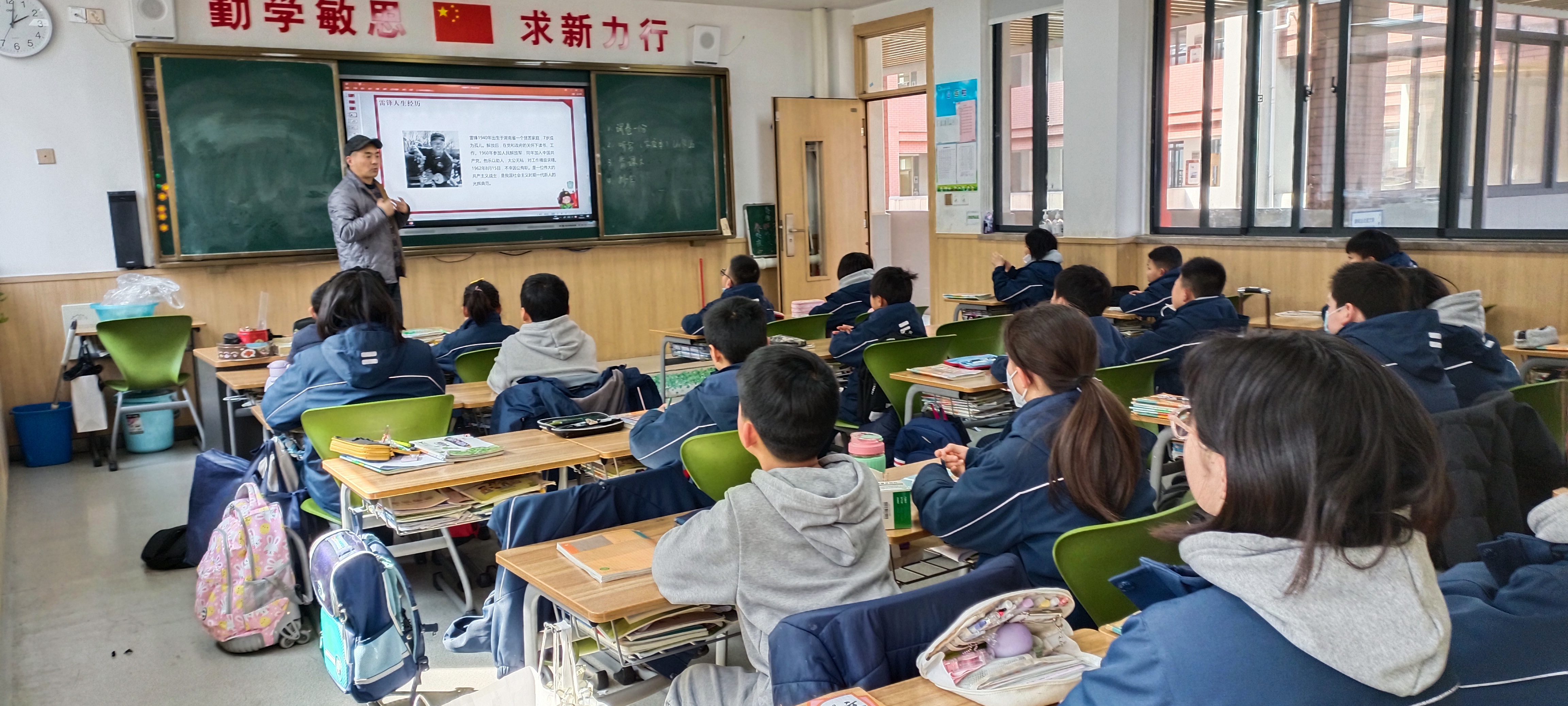 小学部积极开展学雷锋系列活动