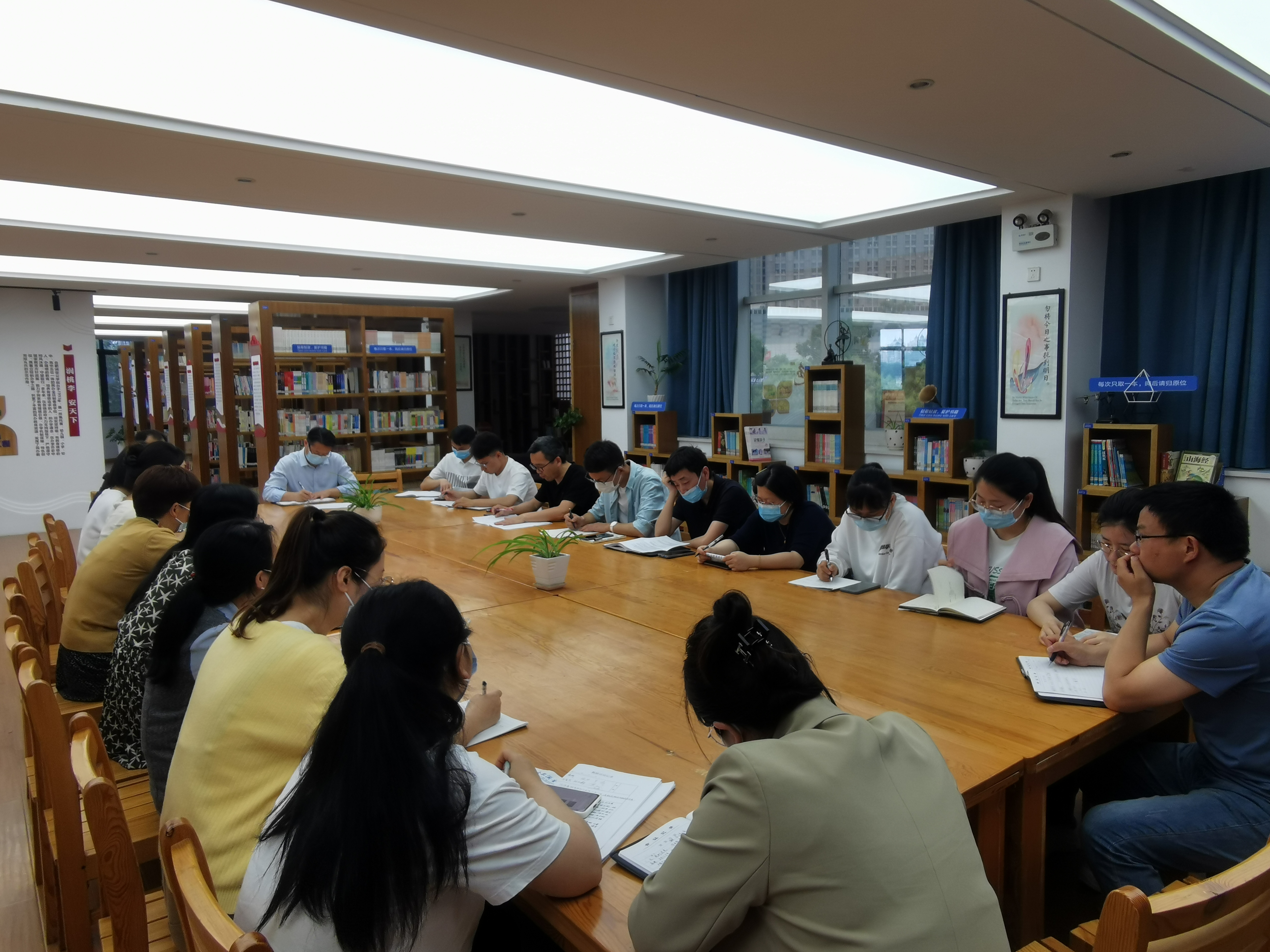 精准分析，同心助力——中学部九年级召开二模分析会