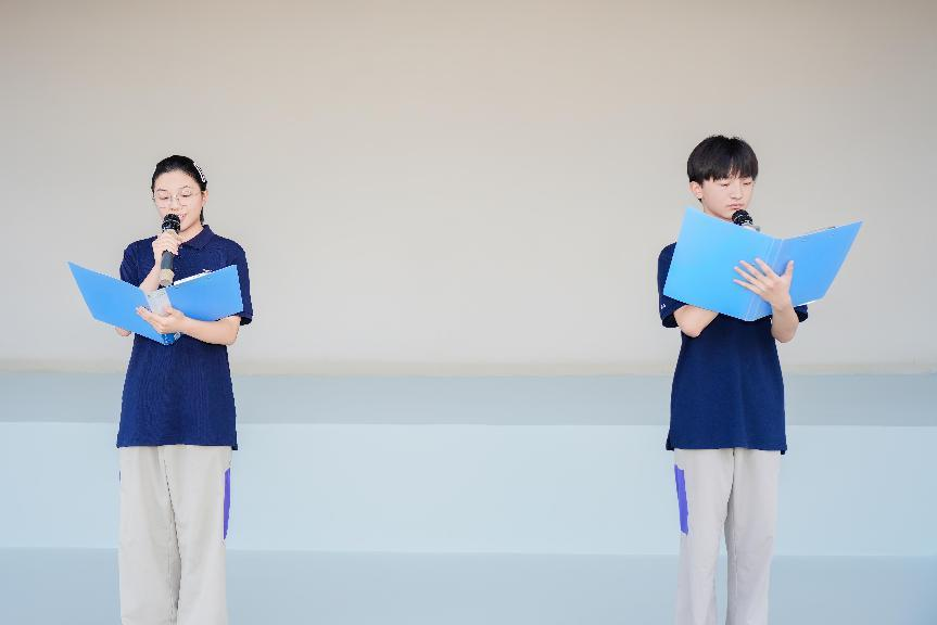 桃李芬芳承师恩，薪火相传谱新篇       ——润安公学升旗仪式