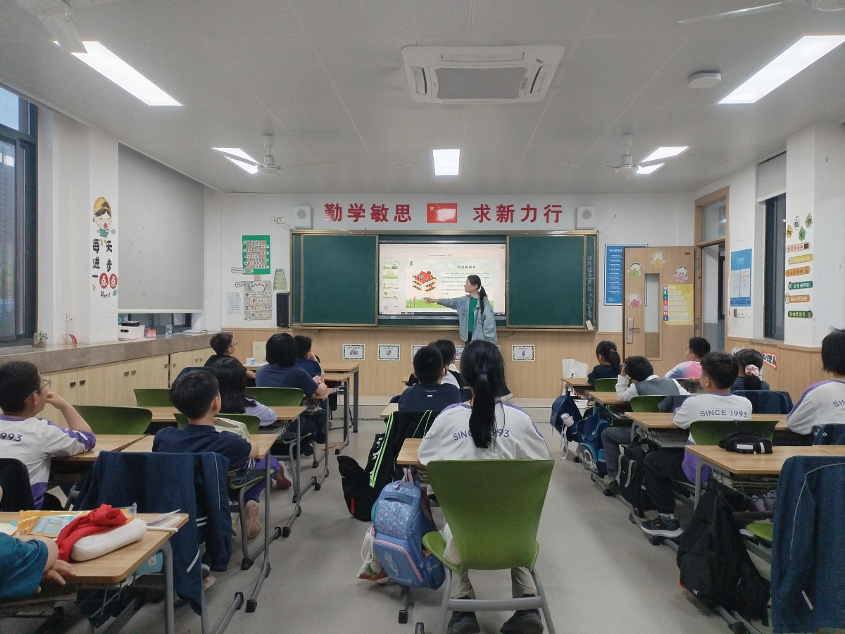 践行垃圾分类  引领文明新风