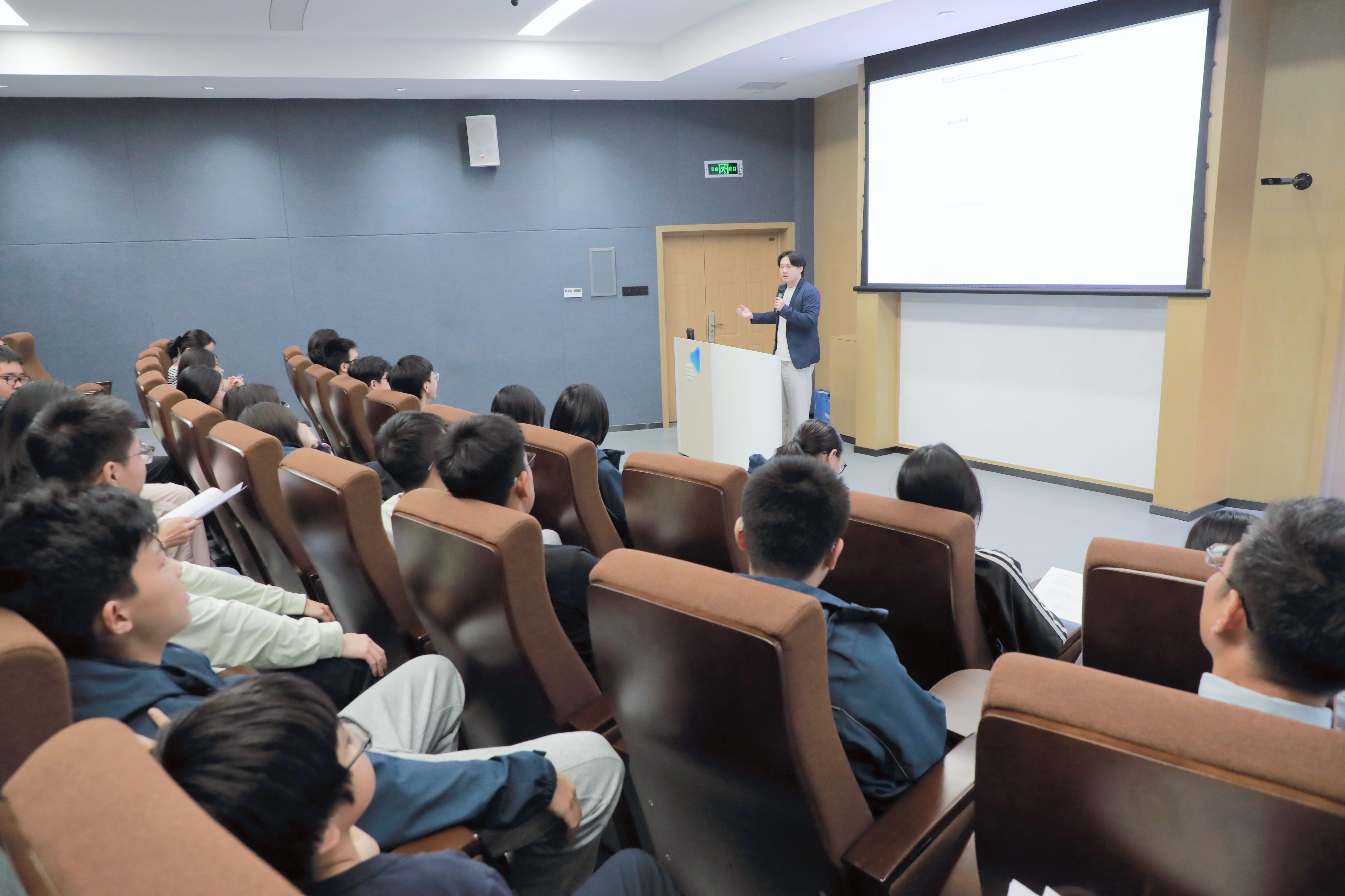 合肥润安公学IB社区设计师生双选会签约活动顺利举行The signing ceremony for the IB Community Project Teacher-Student Matching Session of Hefei Run'an Boarding School was successfully held